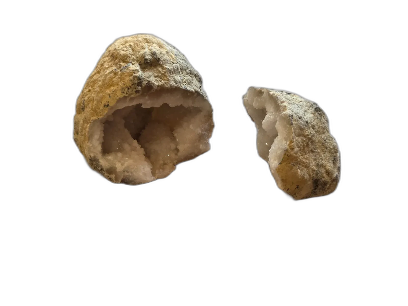 Die geöffnete Quarz-Geode mit ihren beiden Hälften